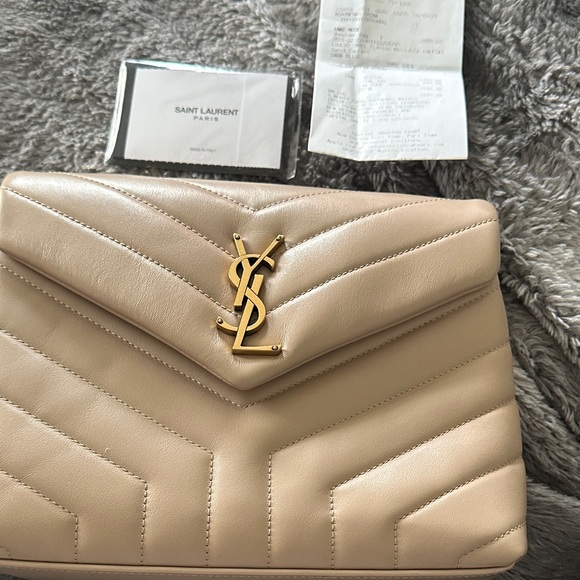 Saint Laurent Handbags - Saint Laurent Cream Quilted Clutch